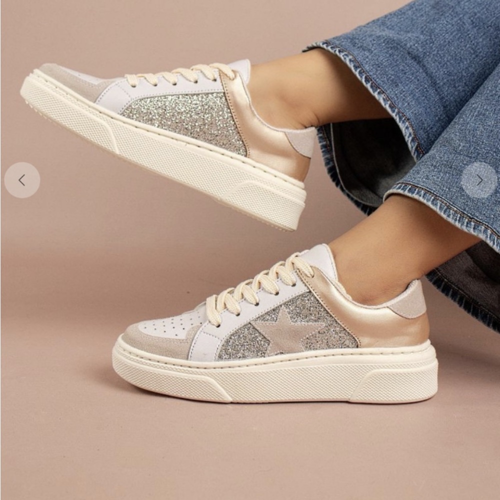 Aria star Sneakers
